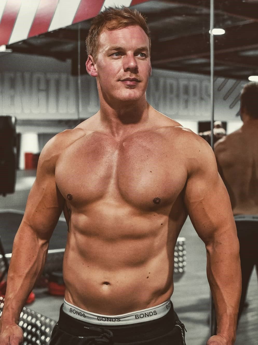 1_Dom-Adelaide-Topless-Waiter