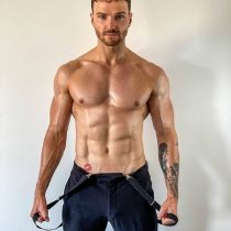 Justin-Drake-Topless-Waiter-Adelaide