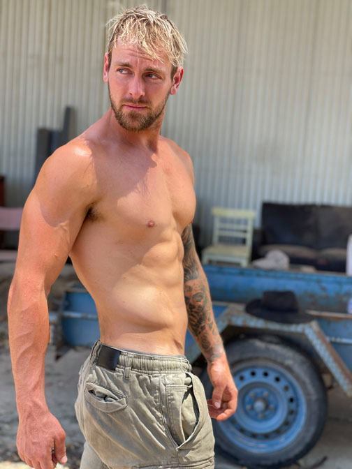 Kurt-Adelaide-Magicmen-Topless-Waiter