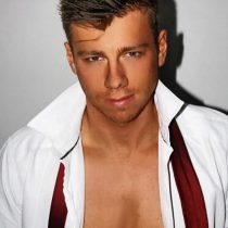 James-Brisbane-Waiter-min-3