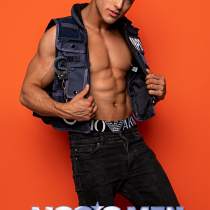 Melbourne-Topless-waiter-Magic-Men-min