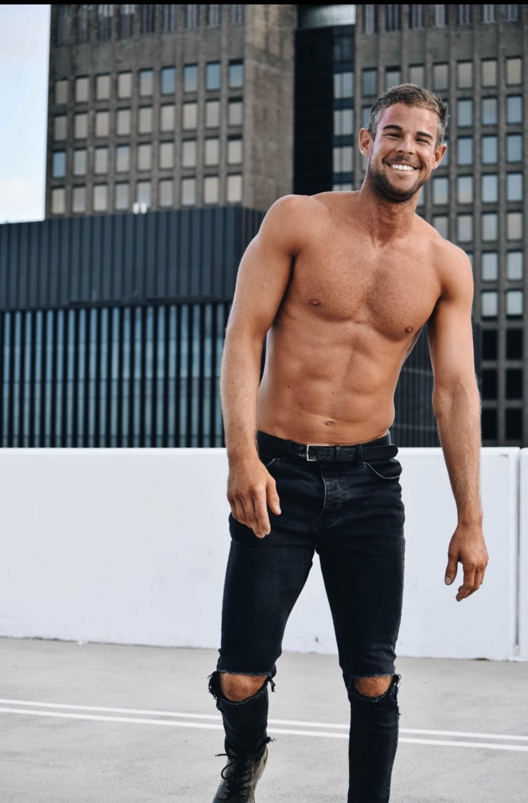 2_PERTH-WAITER-BRAD-E