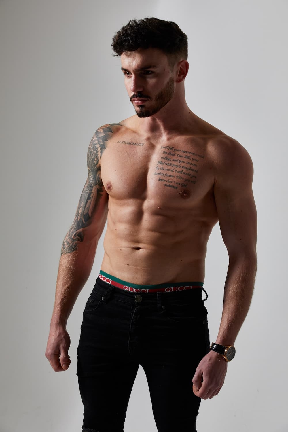 Perth-Kyle-topless-Waiter-Perth