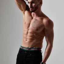 Kyle-Perth-Waiter-Magic-Men