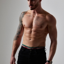 Perth-Kyle-topless-Waiter-Perth