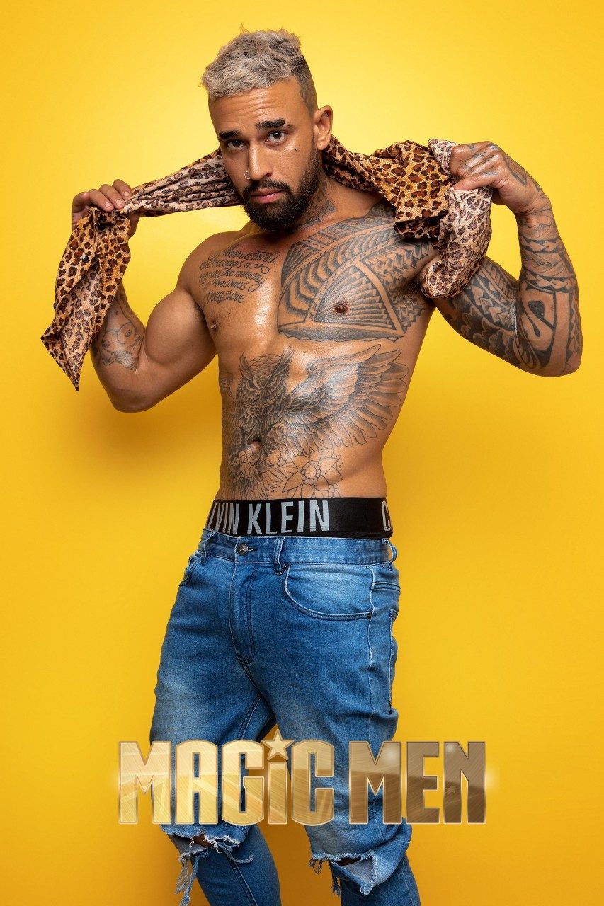 damien-h-toplesswaiter-melbourne