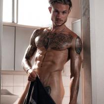 giorgio-melbourne-topless-waiter