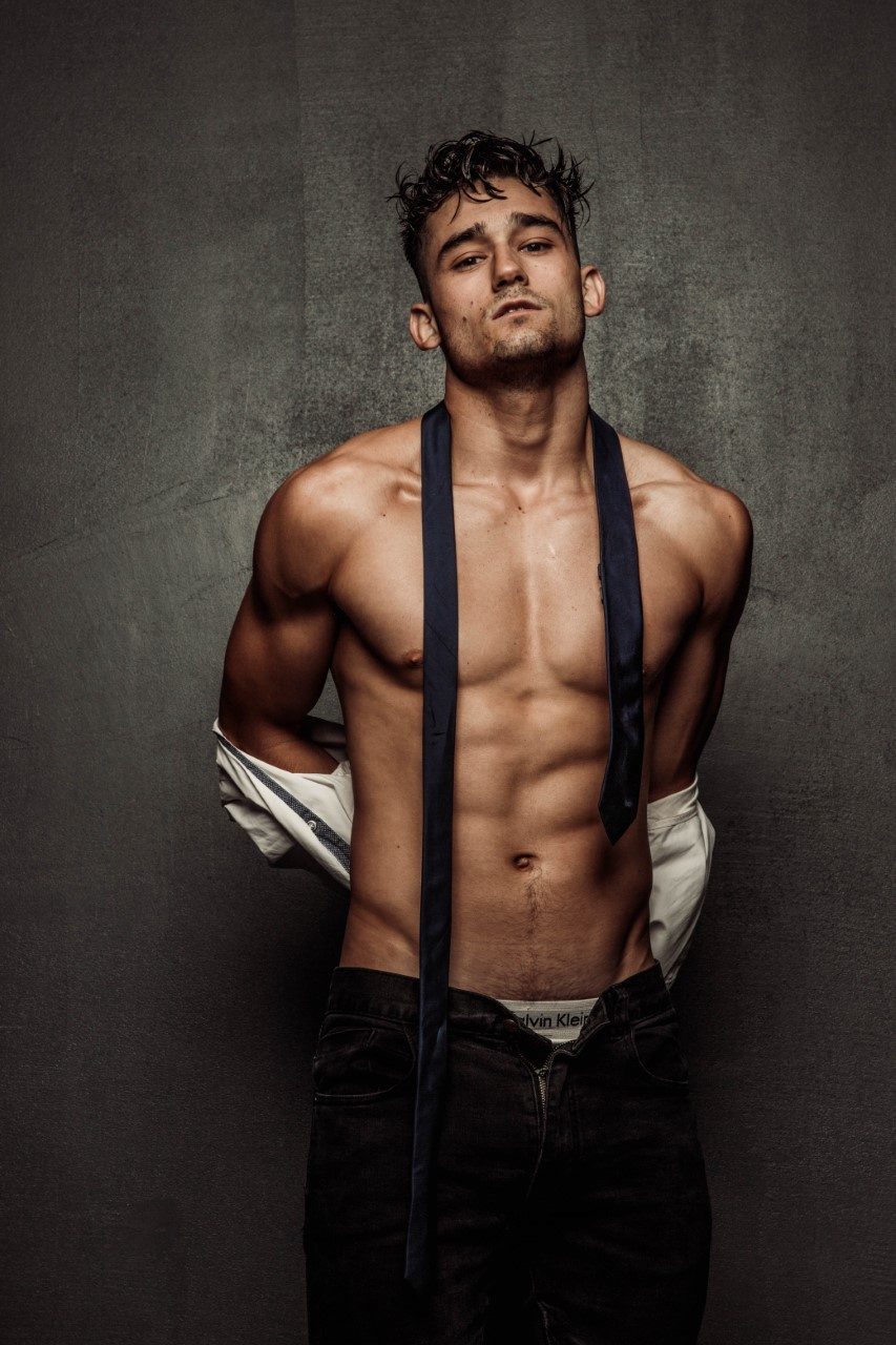 Orlando-Melbourne-waiter