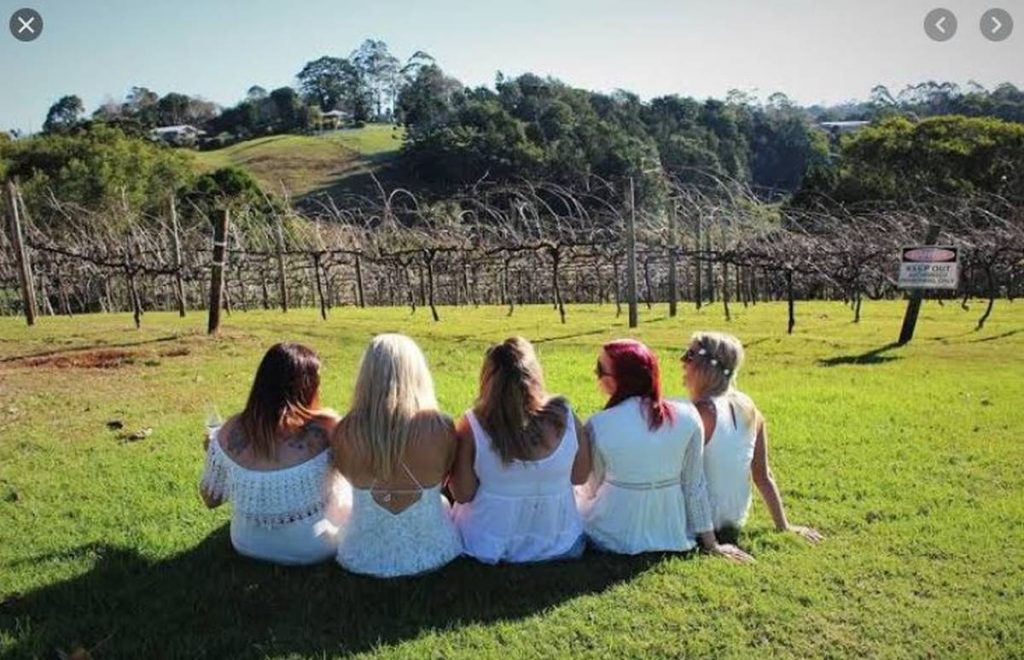 hens winery tour