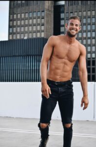 2_PERTH-WAITER-BRAD-E