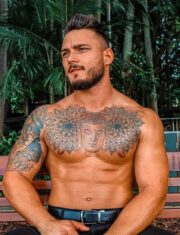 Shaun-Brisbane-Topless-Waiter